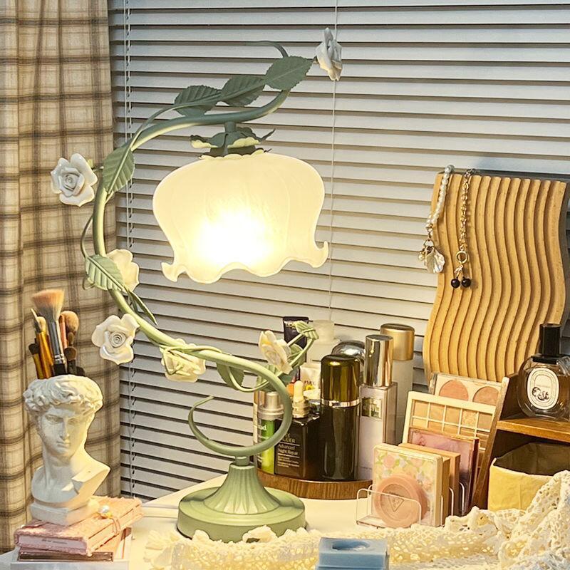 Flower Style Bedside Lamp